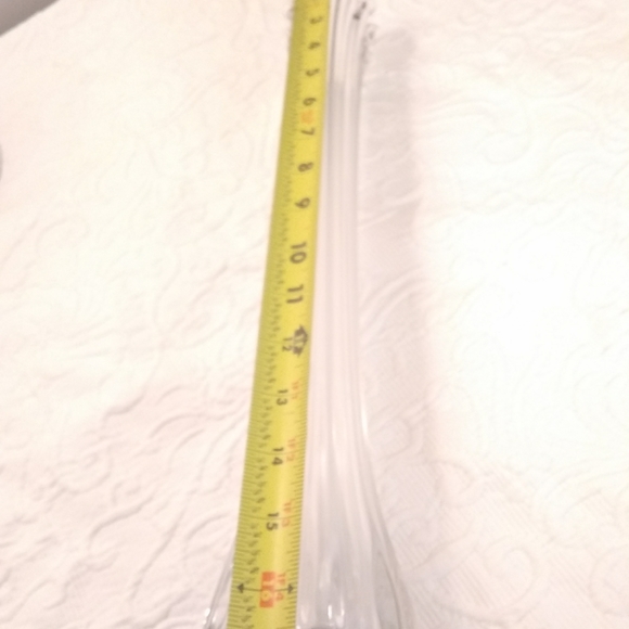Tall clear swung bud vase - Picture 2 of 8